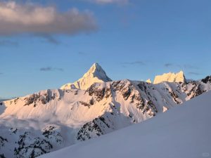 Kawagebo: The Sacred Snow Mountain of Tibetan Buddhism